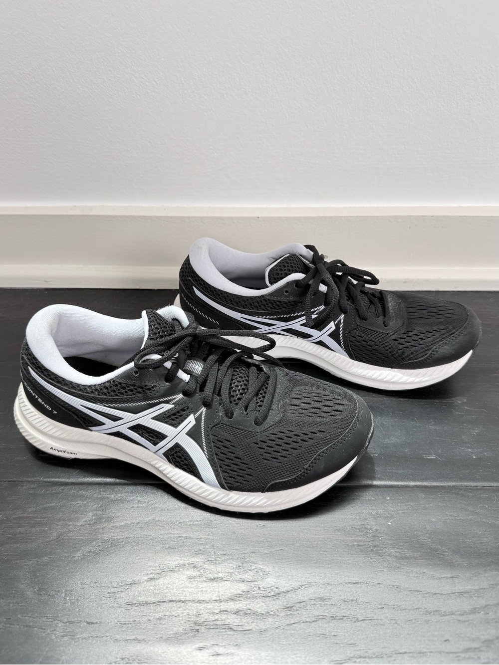 Asics Black and White womens size 8 Running Shoes